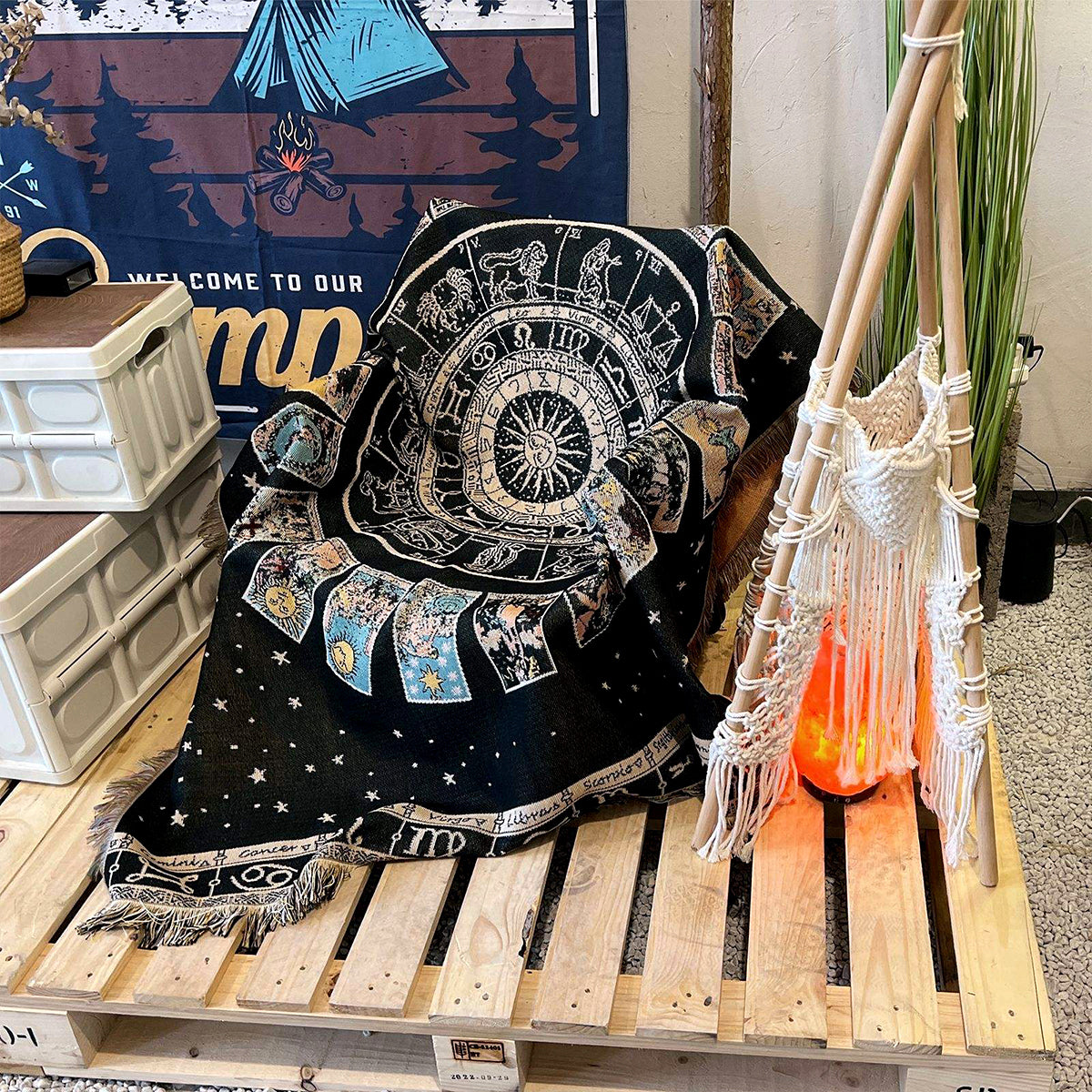 Black Woven Sofa & Bed Blanket