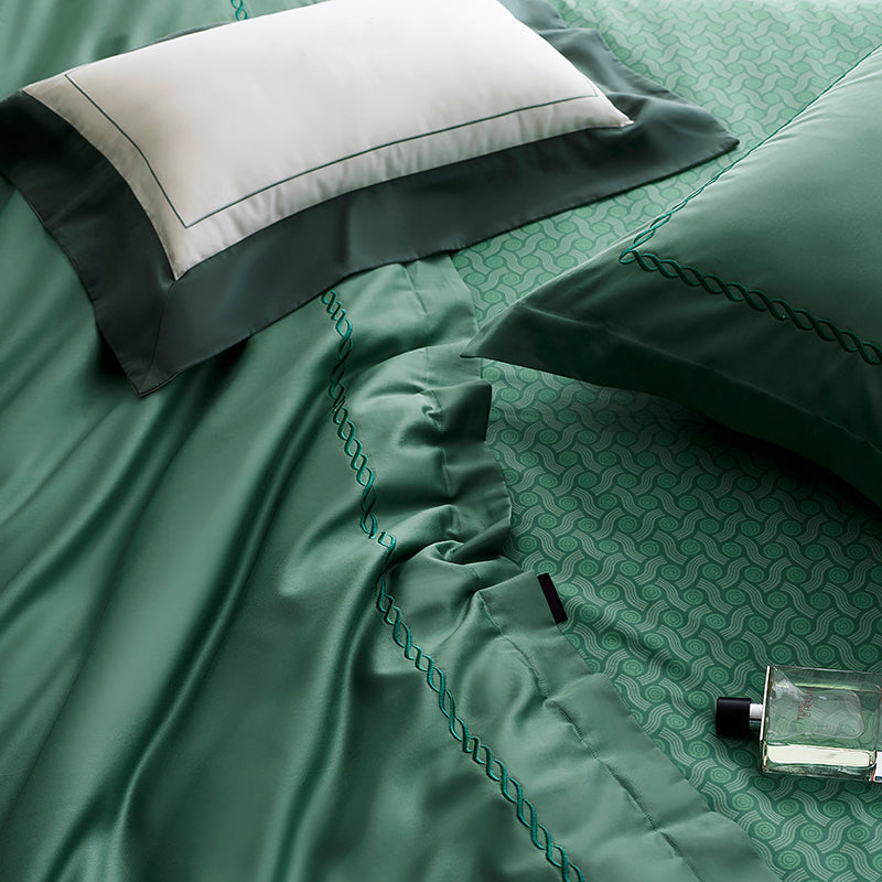 Embroidered 100% Cotton Bedding Set (4-Piece)