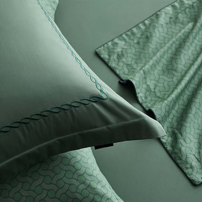 Embroidered 100% Cotton Bedding Set (4-Piece)