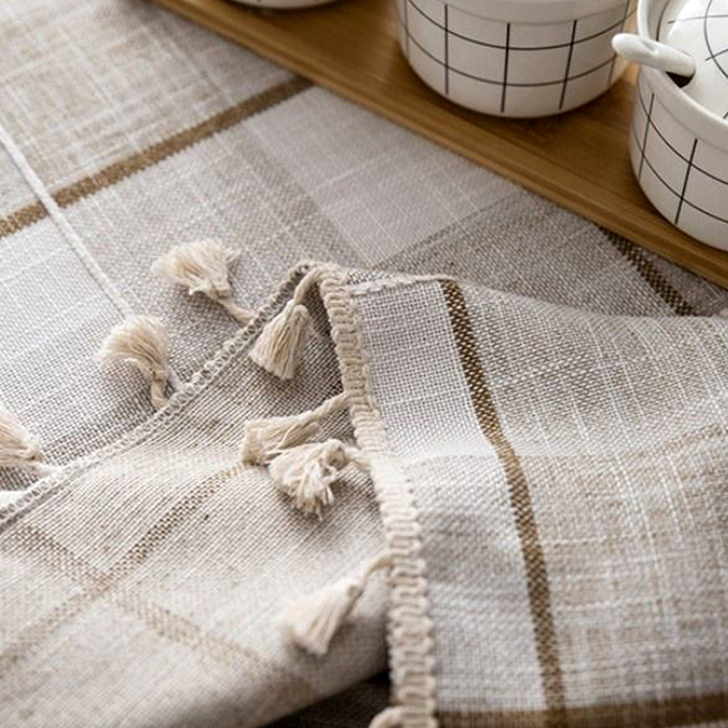 European Style Plaid Tablecloth with Tassels