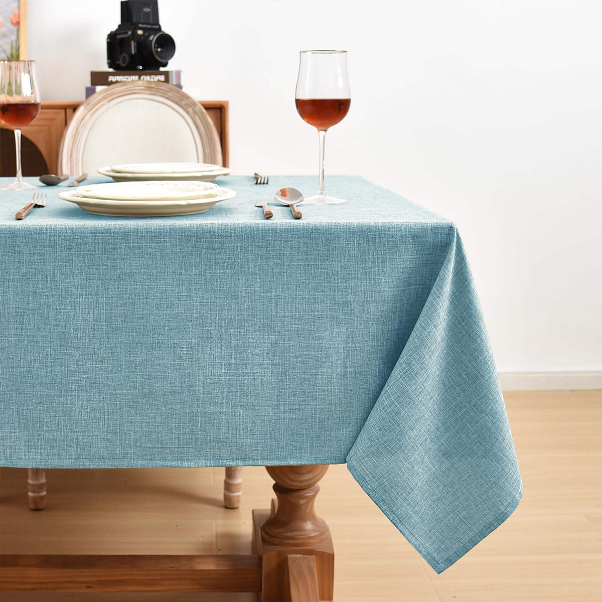 Wrinkle-Resistant Polyester Tablecloth with Linen Texture